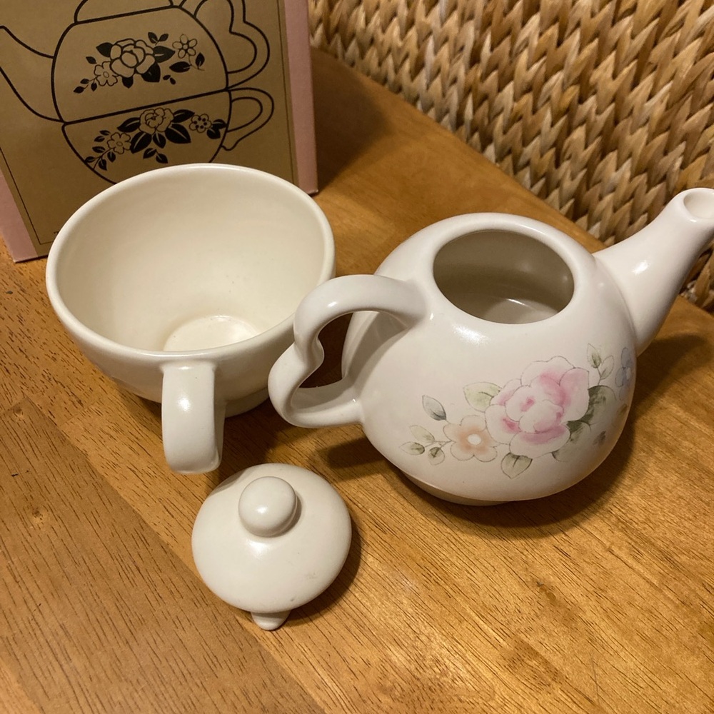 Pfaltzgraff vintage never used tea for one. Tea Rose - Picture 7 of 11
